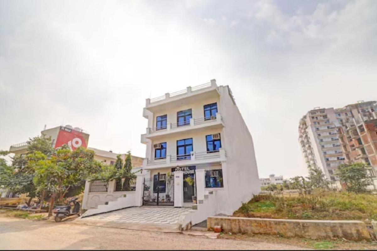 Hotel Olive Tree Агра Екстер'єр фото